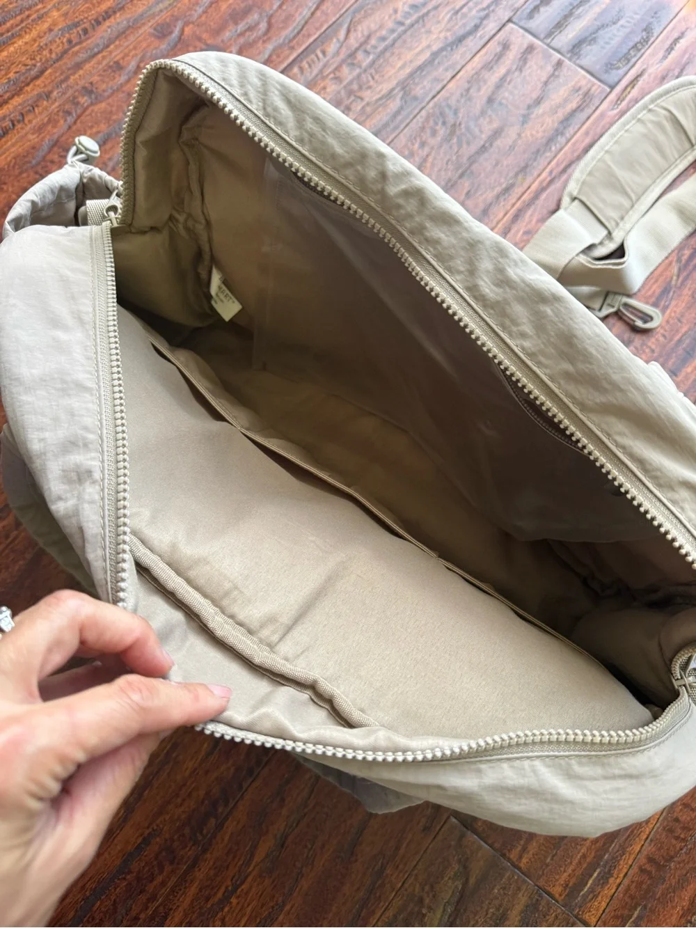 Convertible diaper/ duffle bag back top tote bag. NEVER USED